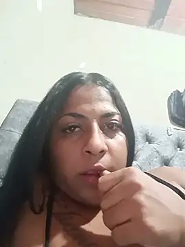 Snapshot of Giselabrunette25 chatting on 06.18.26 Giselabrunette25 online show from 06.18.26