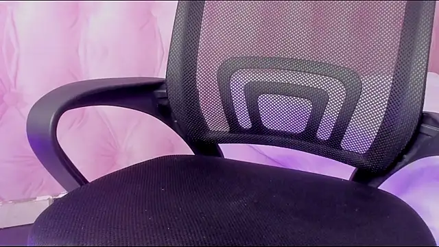 Hilary-banks online show from 02.07.25