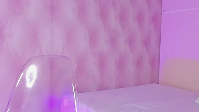 Hilary-banks online show from 02.19.25