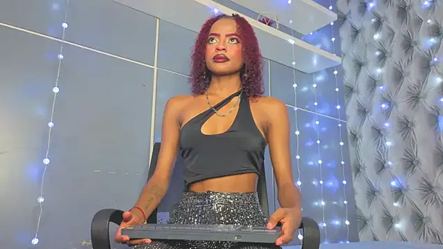 Hilary-banks online show from 11.30.25