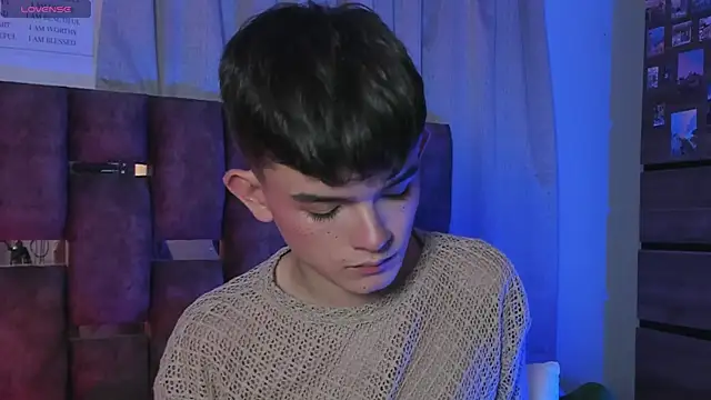 Snapshot of Angelo_018 chatting on 02.05.25 Angelo 018 online show from 02.05.25