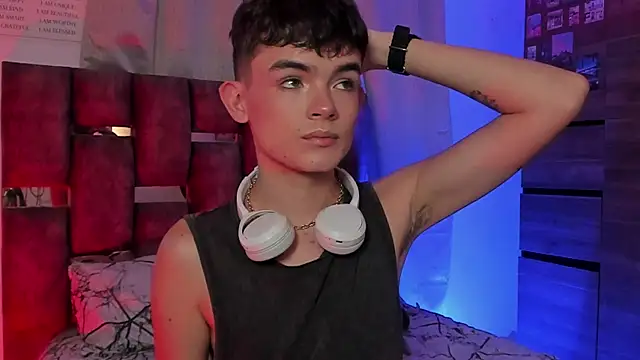 Snapshot of Angelo_018 chatting on 02.08.25 Angelo 018 online show from 02.08.25