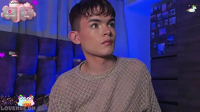 Snapshot of Angelo_018 chatting on 03.10.25 Angelo 018 online show from 03.10.25