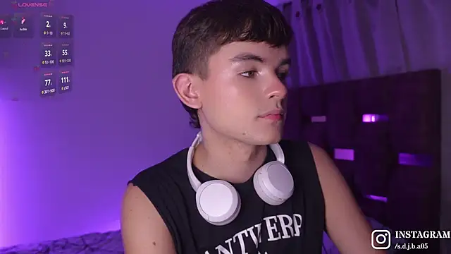 Snapshot of Angelo_018 chatting on 09.09.25 Angelo 018 online show from 09.09.25