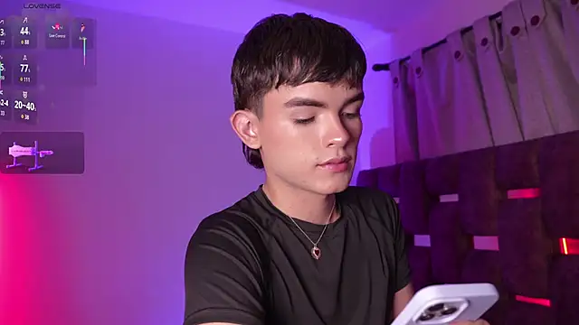 Snapshot of Angelo_018 chatting on 10.09.25 Angelo 018 online show from 10.09.25