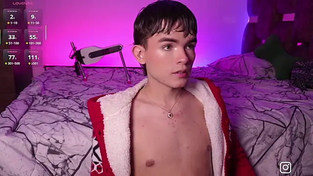 Snapshot of Angelo_018 chatting on 10.14.25 Angelo 018 online show from 10.14.25