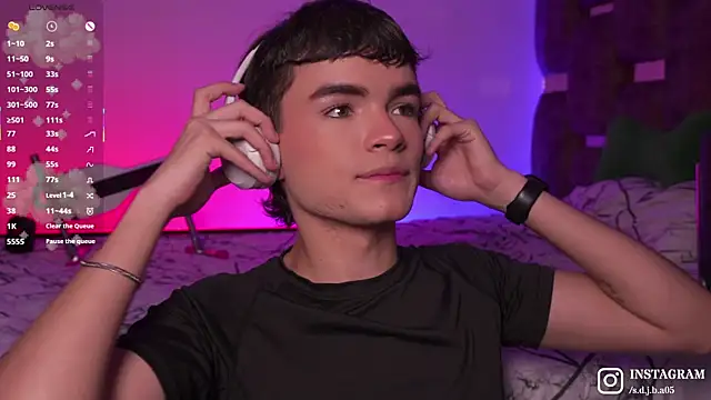 Snapshot of Angelo_018 chatting on 10.17.25 Angelo 018 online show from 10.17.25