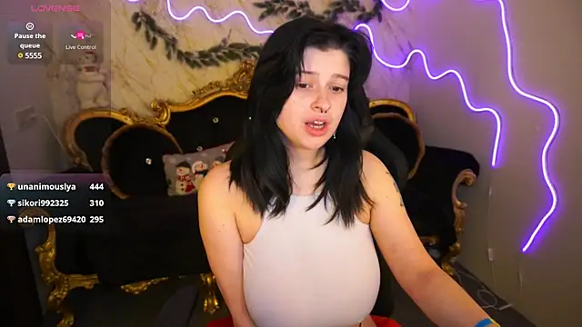 Miki Kivi online show from 01.05.25