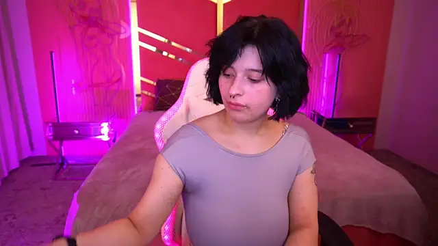 Miki Kivi online show from 02.02.25