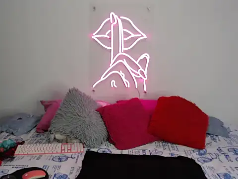 Rihana14 online show from 09.15.25