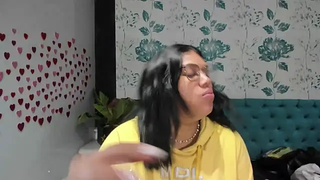 LindaBreeS online show from 02.04.25