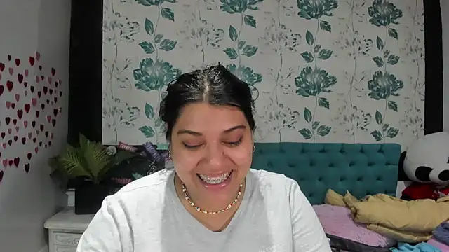 LindaBreeS online show from 02.20.25