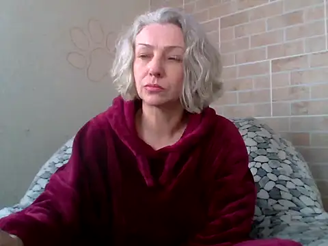 Lorie Carrie online show from 02.12.26