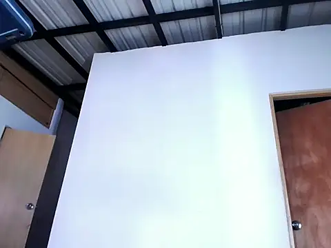 Snapshot of valeng_doll chatting on 01.04.25 valeng doll online show from 01.04.25