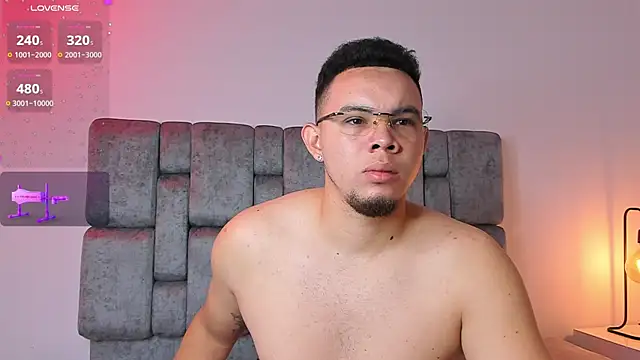 Snapshot of jhotta_fox chatting on 04.19.26 jhotta fox online show from 04.19.26