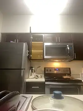 lolabun247 online show from 12.26.24