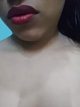 Snapshot of sexyindi_couple chatting on 06.25.26 sexyindi couple online show from 06.25.26