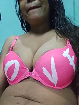 Snapshot of sexyindi_couple chatting on 06.28.26 sexyindi couple online show from 06.28.26