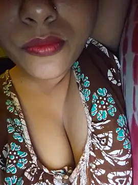 Snapshot of sexyindi_couple chatting on 07.29.26 sexyindi couple online show from 07.29.26