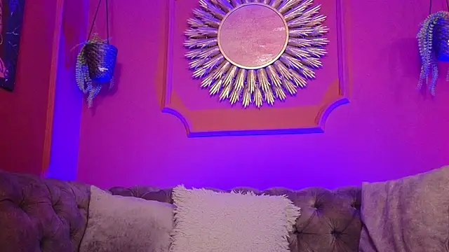 Snapshot of Julieta_Russell chatting on 01.17.26 Julieta Russell online show from 01.17.26