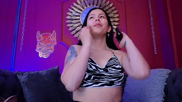 Snapshot of Julieta_Russell chatting on 02.25.26 Julieta Russell online show from 02.25.26