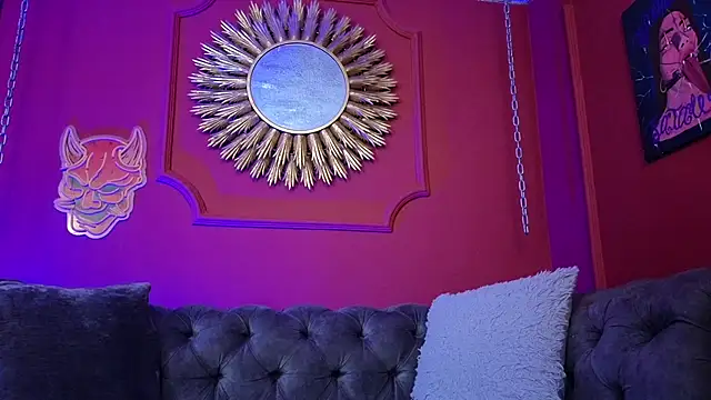 Snapshot of Julieta_Russell chatting on 02.27.26 Julieta Russell online show from 02.27.26