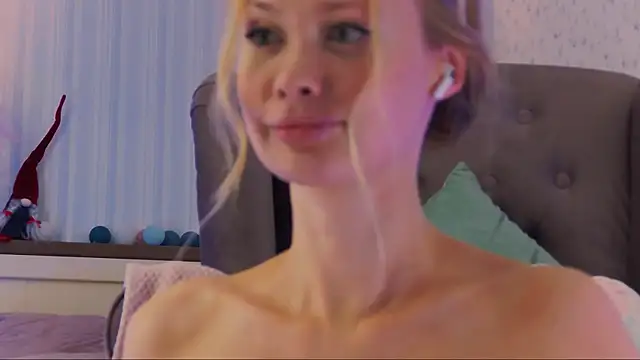 laracroftt1 online show from 03.17.25