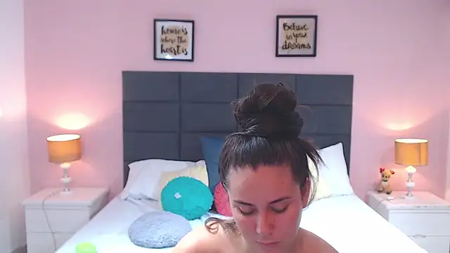 MadisonJenner online show from 02.08.25