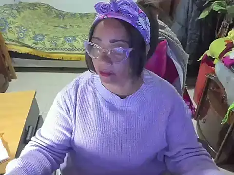 Mrs mommy  online show from 03.13.25