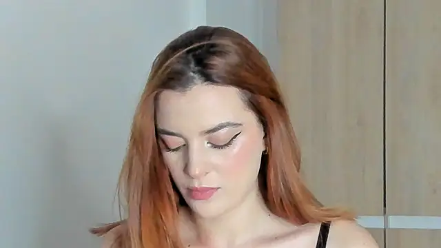 Snapshot of Bellacrox chatting on 12.11.24 Bellacrox online show from 12.11.24