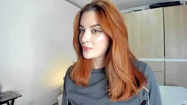 Snapshot of Bellacrox chatting on 12.12.24 Bellacrox online show from 12.12.24