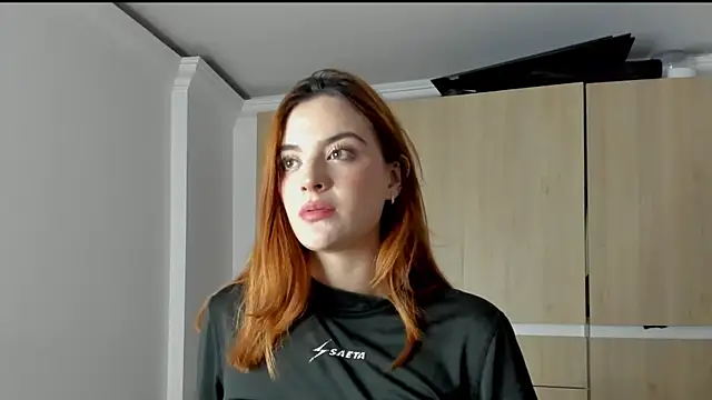 Snapshot of Bellacrox chatting on 01.24.25 Bellacrox online show from 01.24.25