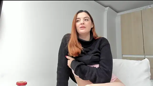 Snapshot of Bellacrox chatting on 03.07.25 Bellacrox online show from 03.07.25