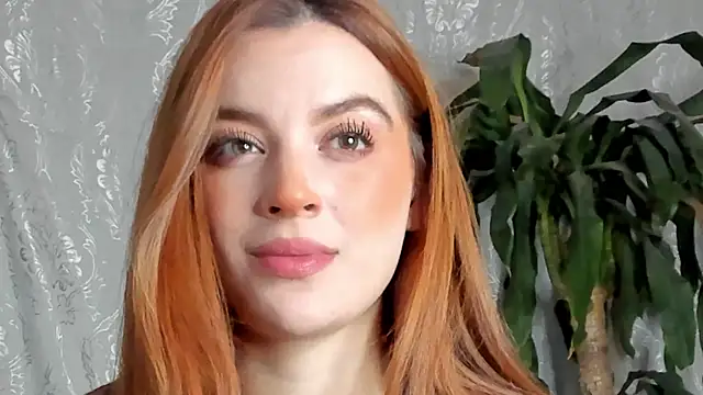 Snapshot of Bellacrox chatting on 10.08.25 Bellacrox online show from 10.08.25