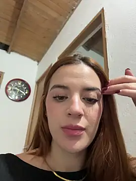 Snapshot of Bellacrox chatting on 11.19.25 Bellacrox online show from 11.19.25