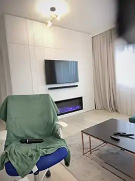 HotXMom online show from 02.08.25