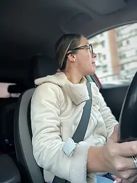 HotXMom online show from 03.21.25