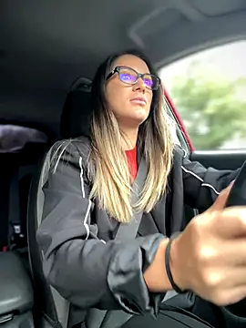 HotXMom online show from 09.19.25