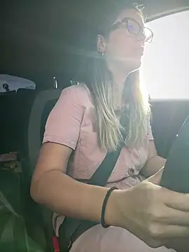 HotXMom online show from 09.23.25