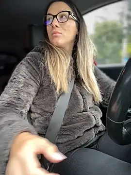 HotXMom online show from 10.06.25