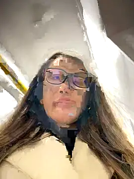 HotXMom online show from 10.14.25