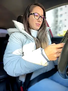 HotXMom online show from 10.20.25