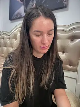 Snapshot of HotXMom chatting on 06.19.26 HotXMom online show from 06.19.26