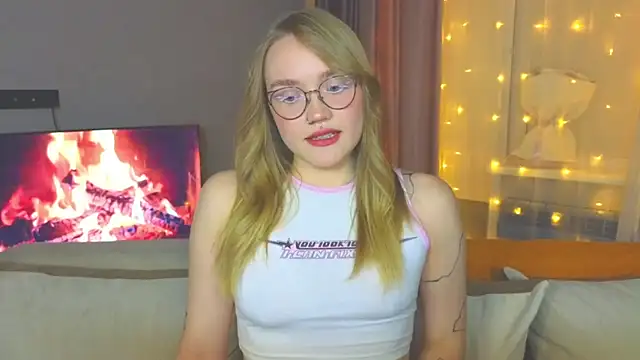 Aurora Golden1 online show from 12.21.24