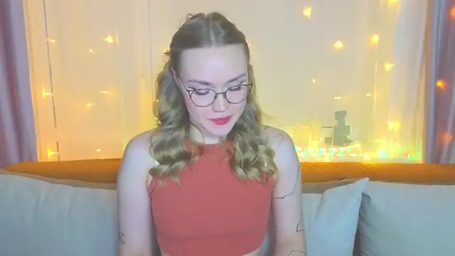 Aurora Golden1 online show from 02.02.25