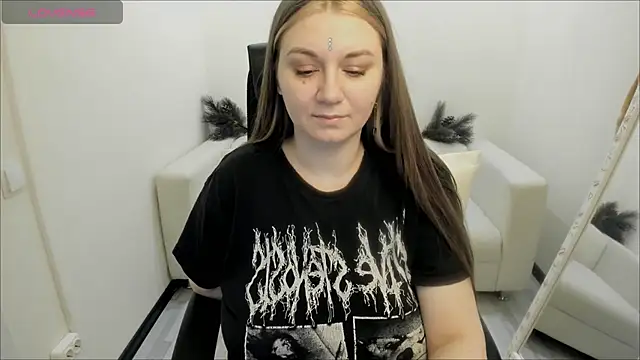 AlisaBacker online show from 12.26.24