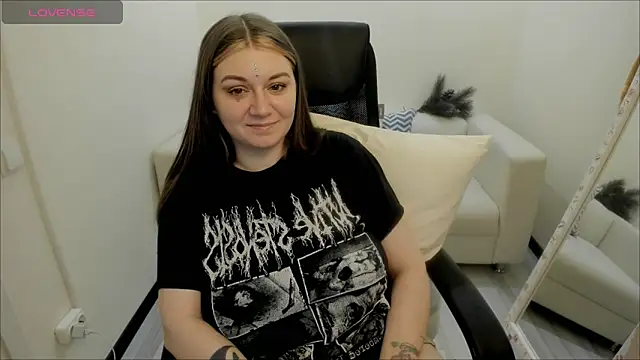 AlisaBacker online show from 12.26.24