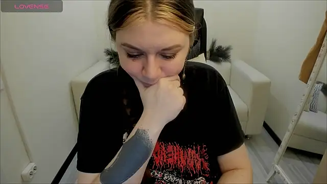 AlisaBacker online show from 12.28.24