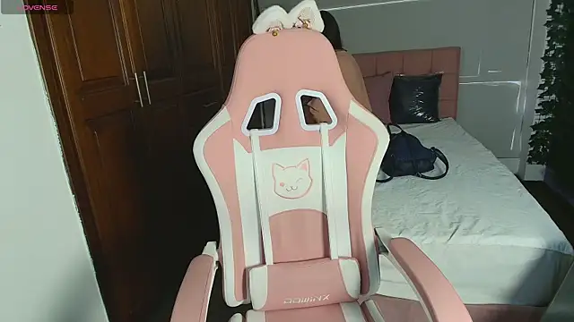 Snapshot of emmars_ chatting on 11.03.25 emmars online show from 11.03.25