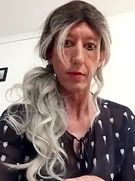 Snapshot of AlexiaXXL chatting on 12.19.25 AlexiaXXL online show from 12.19.25